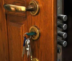 Miami Central Locksmith Miami, FL 305-894-9387 - 10a-Lock-Change