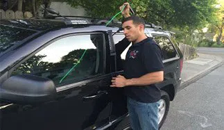 Miami Central Locksmith Miami, FL 305-894-9387 - 15a-Emergency-Lockout