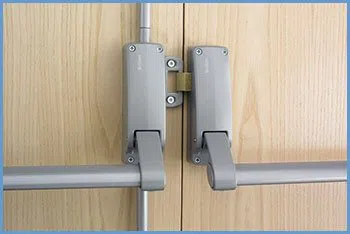 Miami Central Locksmith Miami, FL 305-894-9387 - 17a-push-bars